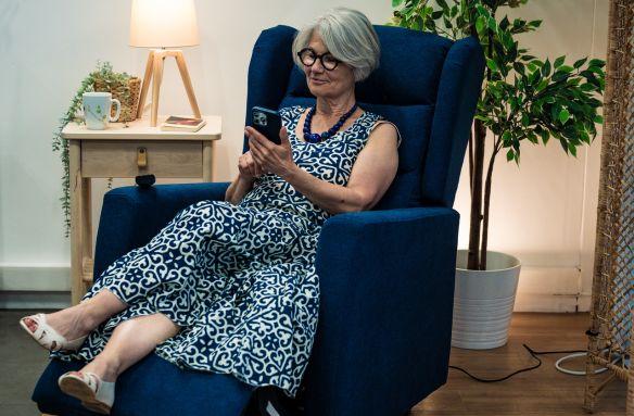 Comment choisir un fauteuil de relaxation pour personnes âgées ? Guide d'achat des fauteuils releveurs