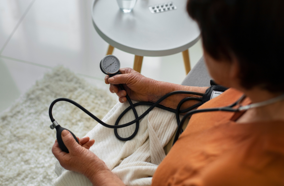 Les avantages de l'auto-surveillance dans la gestion de l'incontinence